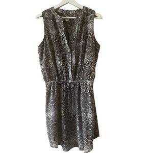 Gap Women’s Size M Dress Black/Gray/White paisley design sleeveless, v-neck